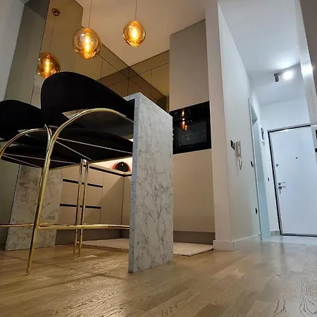 Lora Lux - Bulevar
