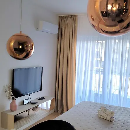 Lora Lux - Bulevar Lejlighed