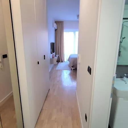 Lora Lux - Bulevar Saraievo