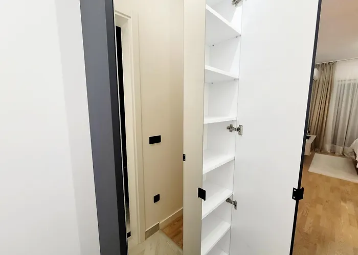 Lora Lux - Bulevar Apartment *